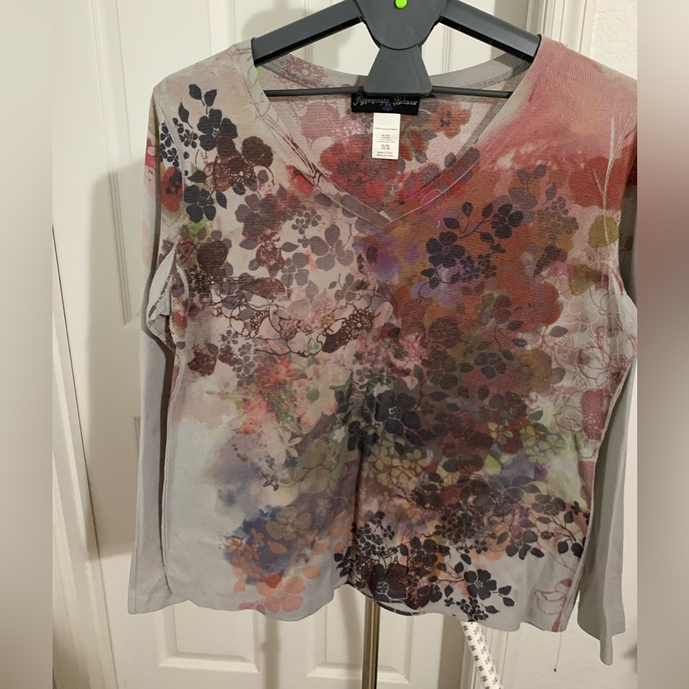 Pretty flowered blouse